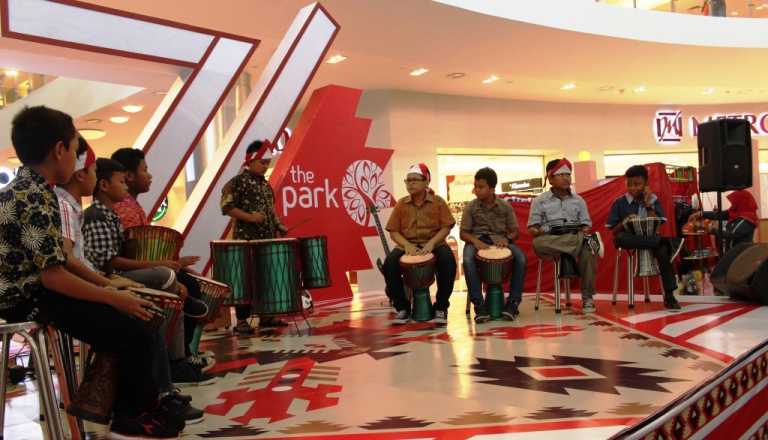 Semarak Kemerdekaan, SD Ta’mirul Islam Hebohkan The Park Mall