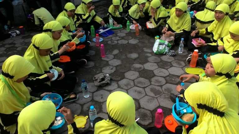 Sarapan Bersama Rekatkan Persahabatan Antarsiswa