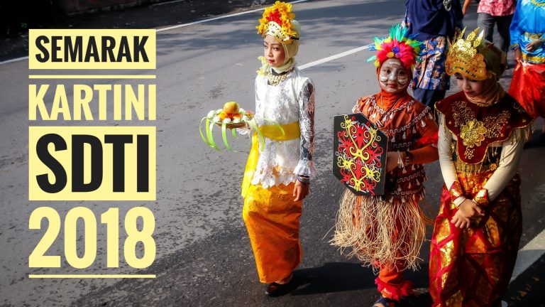 Karnaval Kartini dan Sarapan Sehat Bersama Posta SD Ta’mirul Islam Surakarta